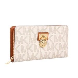 Michael Kors Hamilton Traveler Large Zip Around Wallet in Vanilla